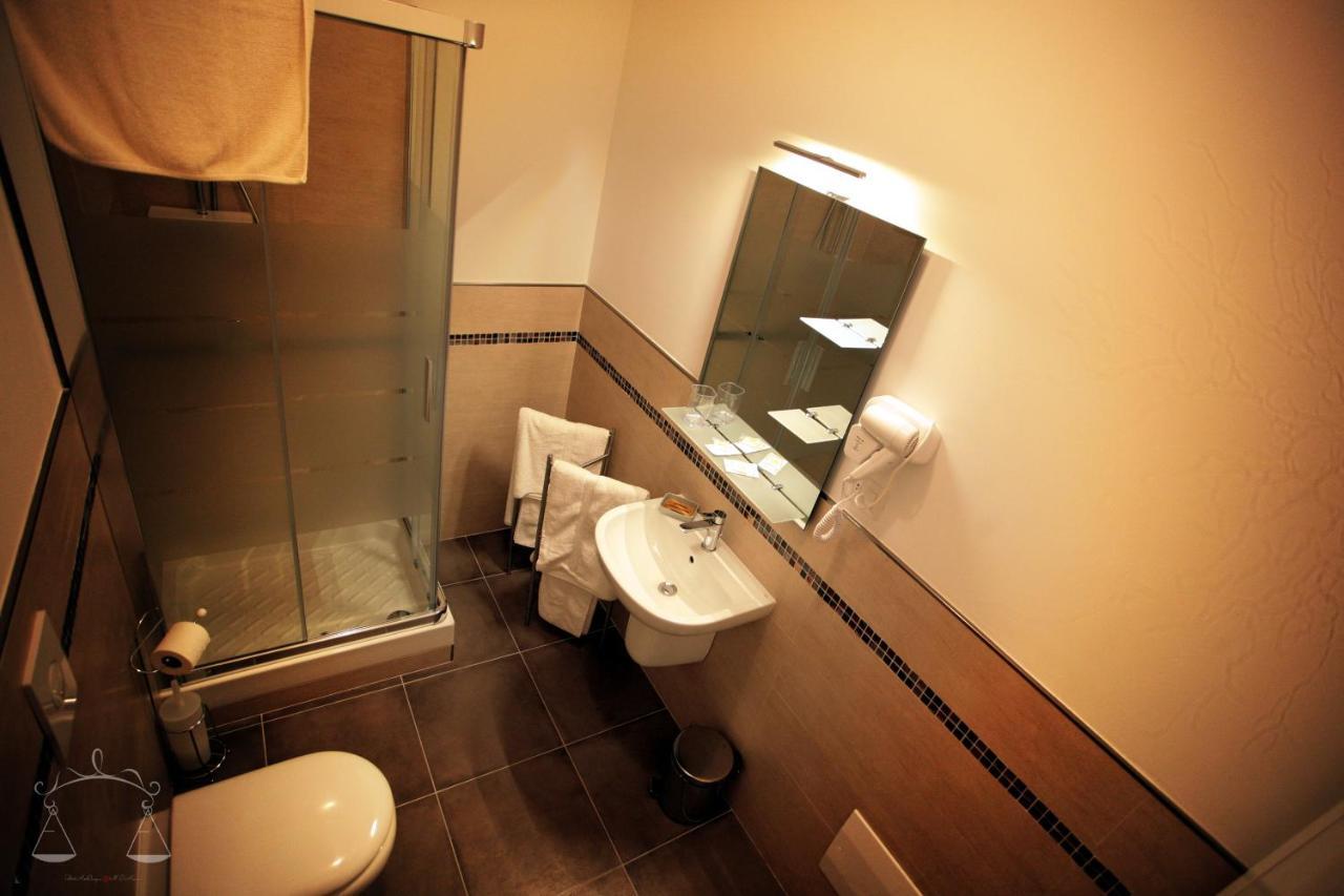 La Libra Rooms 칼리아리 외부 사진